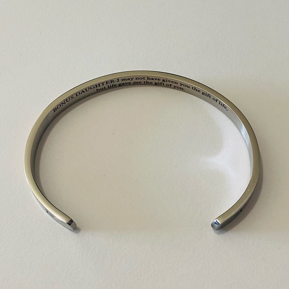 Bonus Daughter Personalized Bracelet - Picture 3 of 5